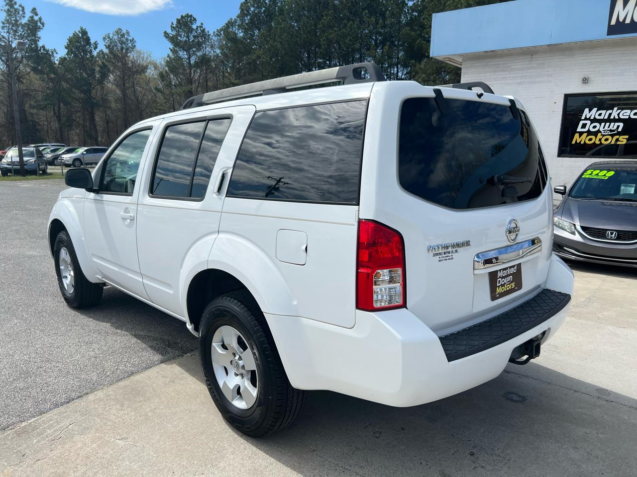 Nissan Pathfinder S 2012