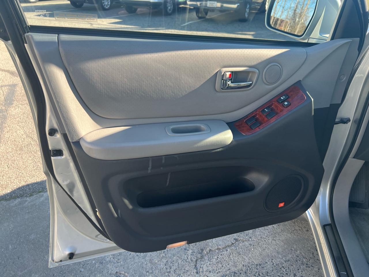 Toyota Highlander Limited V6 4WD 2005