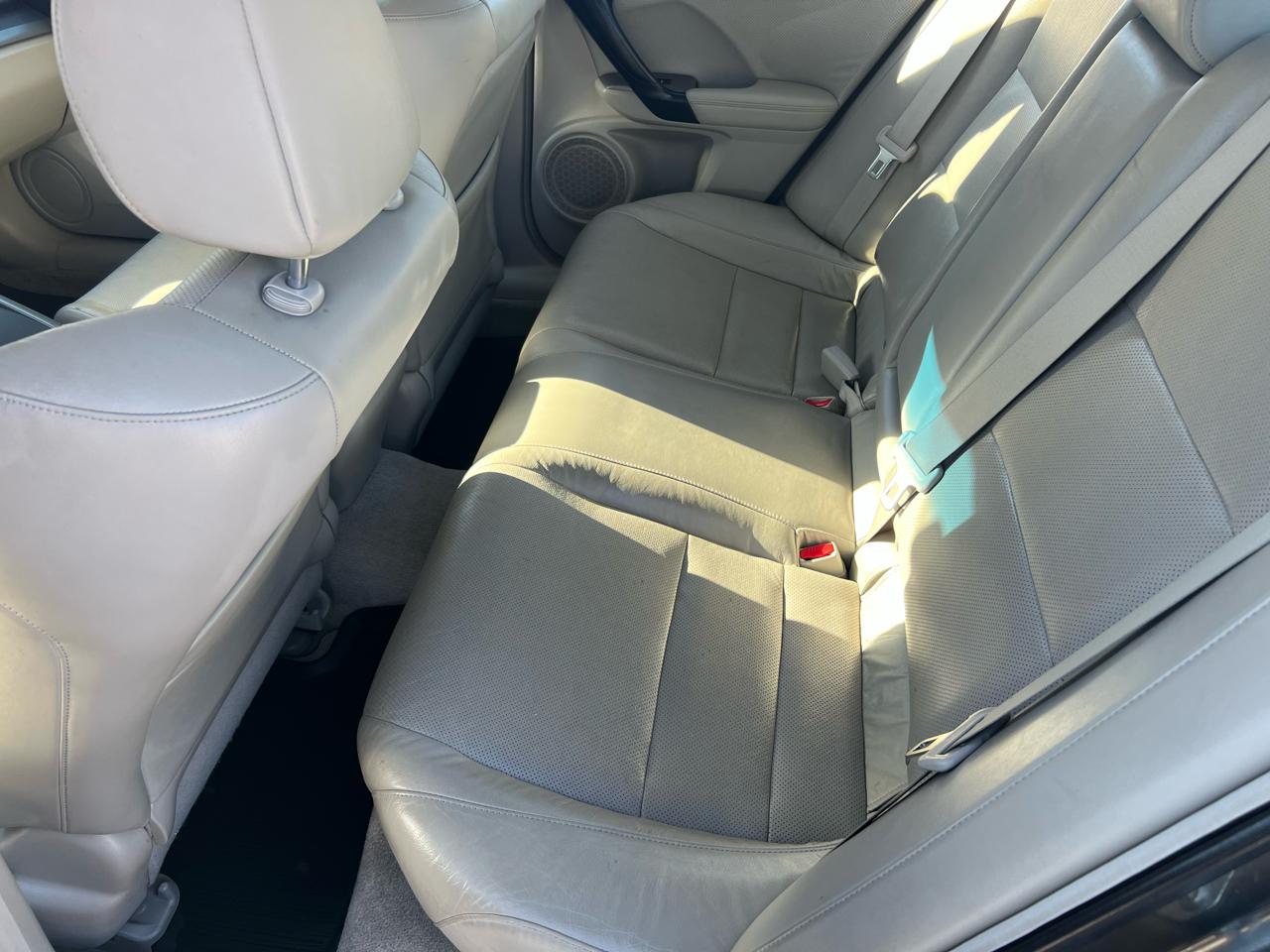 Acura TSX 5-Speed AT with Tech Package 2009