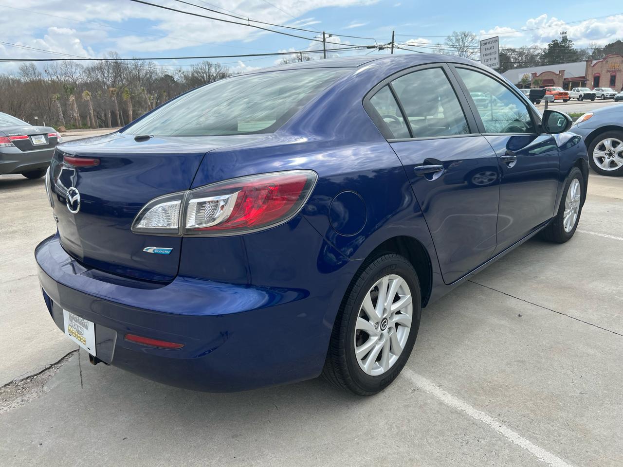 Mazda MAZDA3 i Touring AT 4-Door 2013