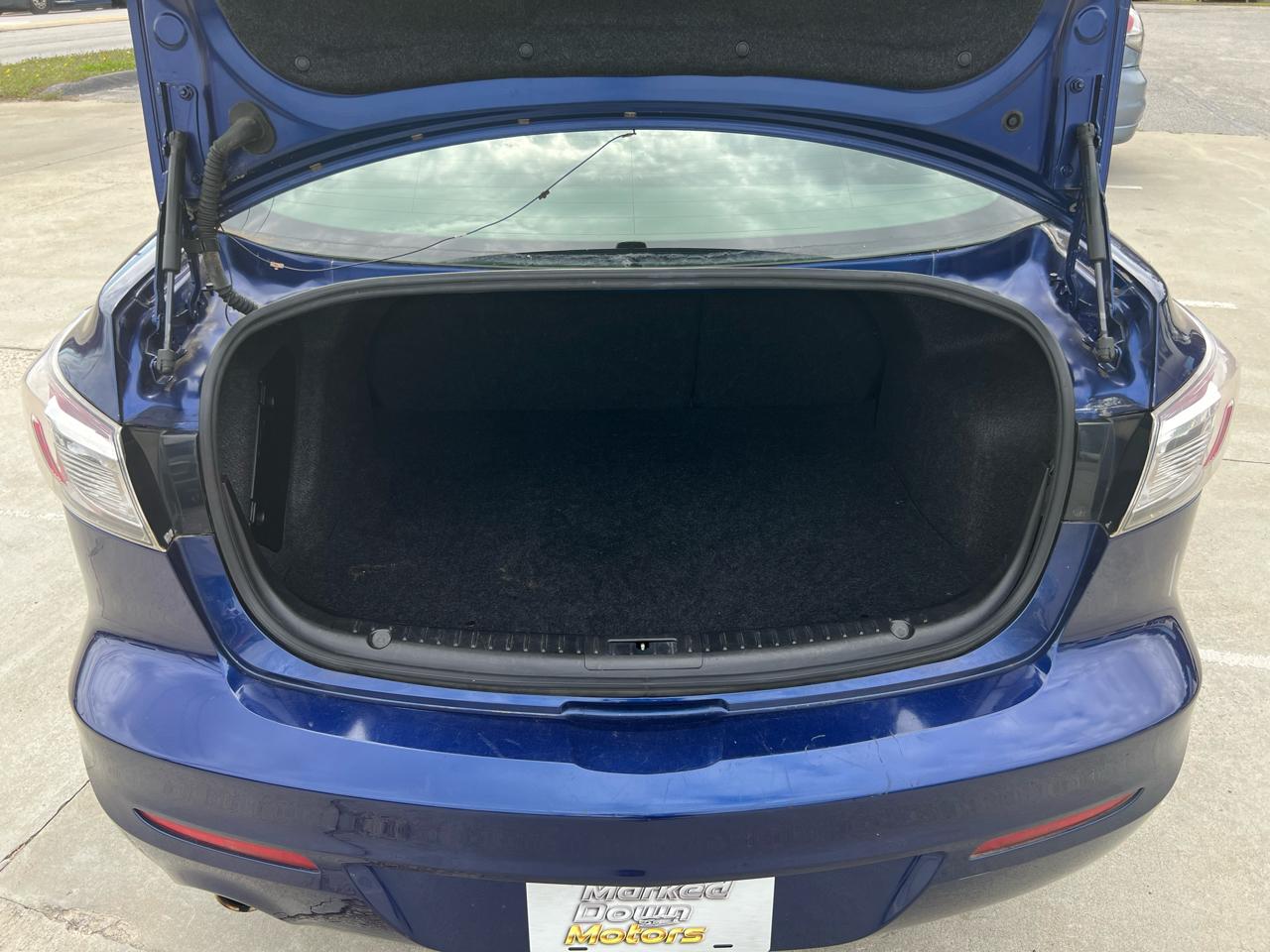 Mazda MAZDA3 i Touring AT 4-Door 2013