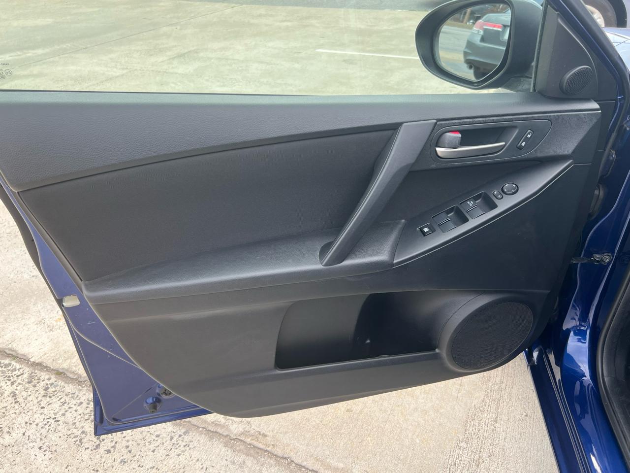 Mazda MAZDA3 i Touring AT 4-Door 2013