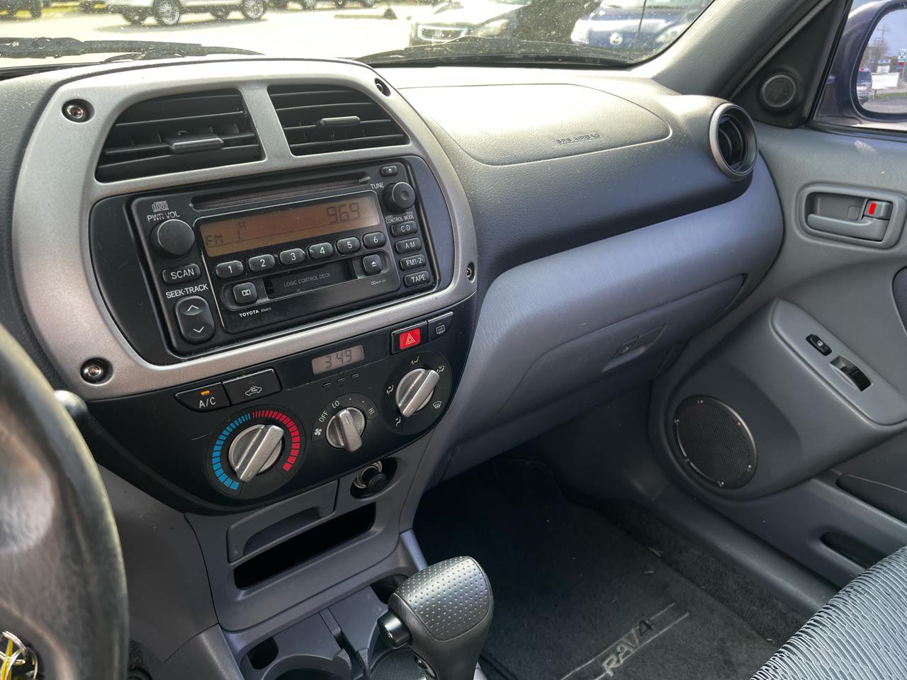 Toyota RAV4 Limited I4 2WD 2002