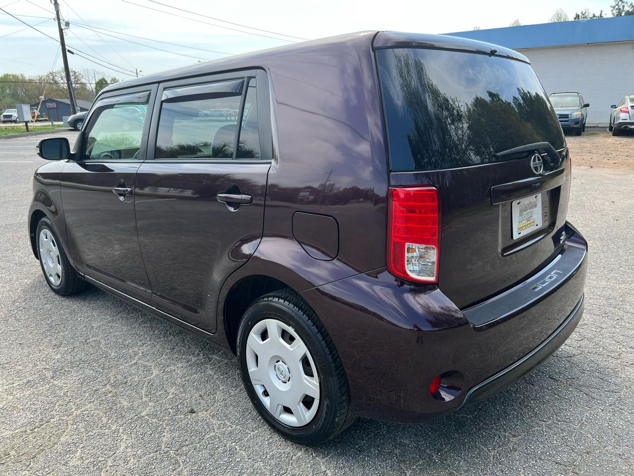Scion xB 5-Door Wagon 4-Spd AT 2014