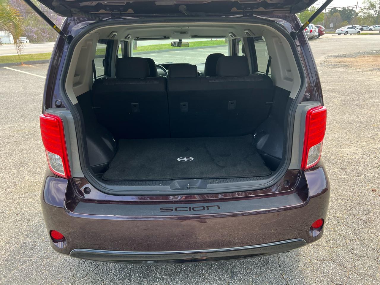 Scion xB 5-Door Wagon 4-Spd AT 2014