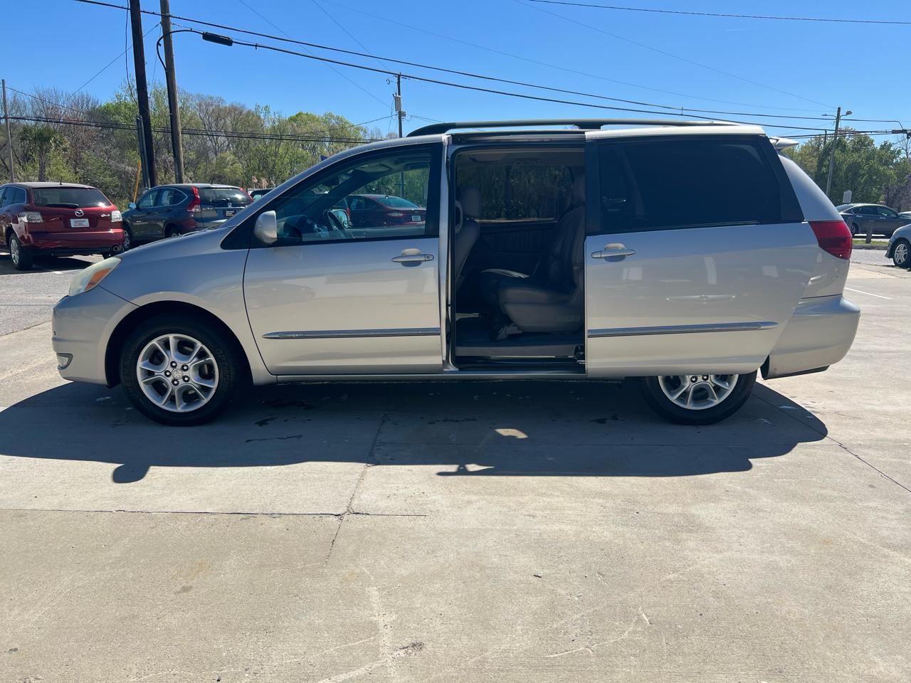 Toyota Sienna XLE 2004