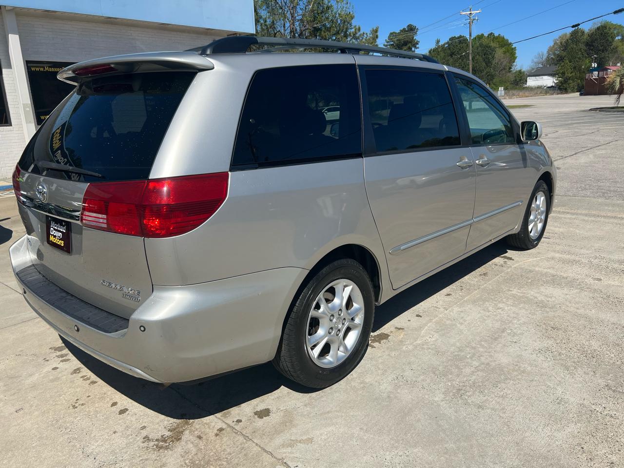 Toyota Sienna XLE 2004