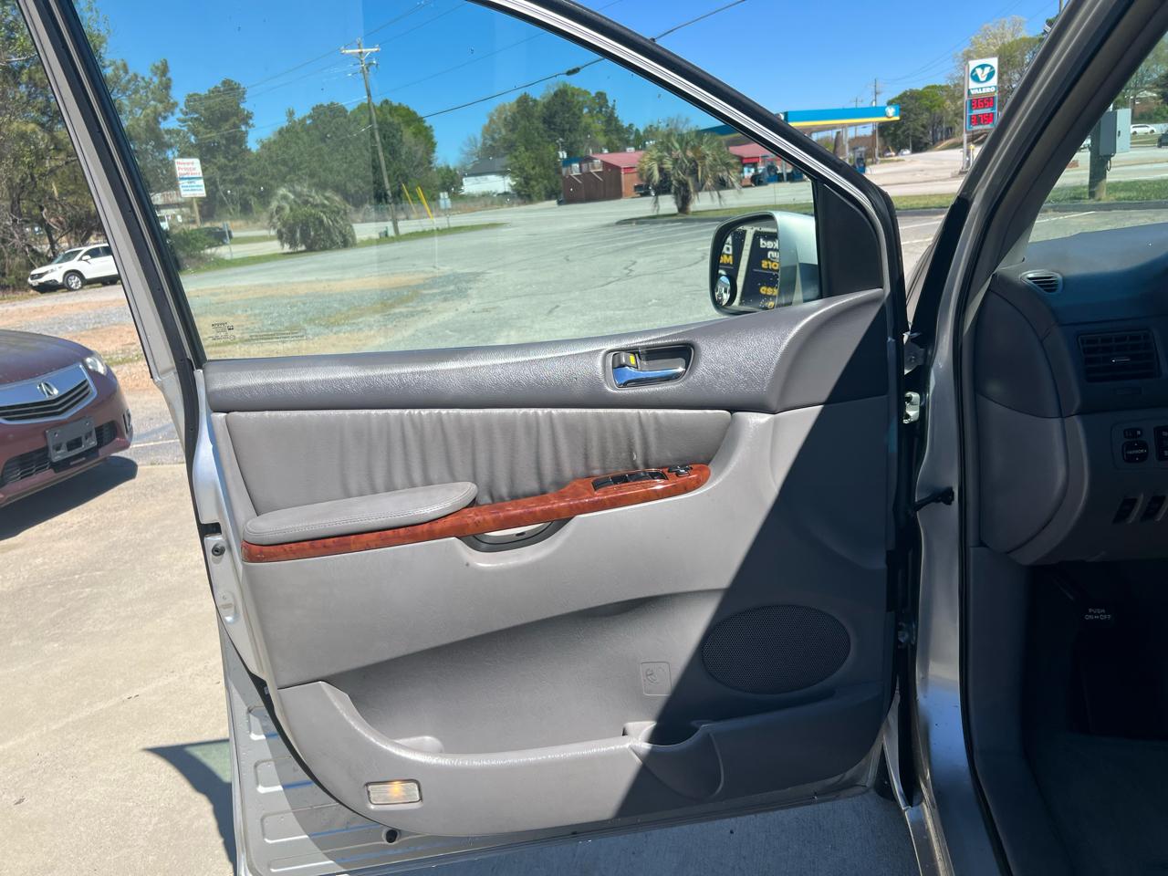 Toyota Sienna XLE 2004