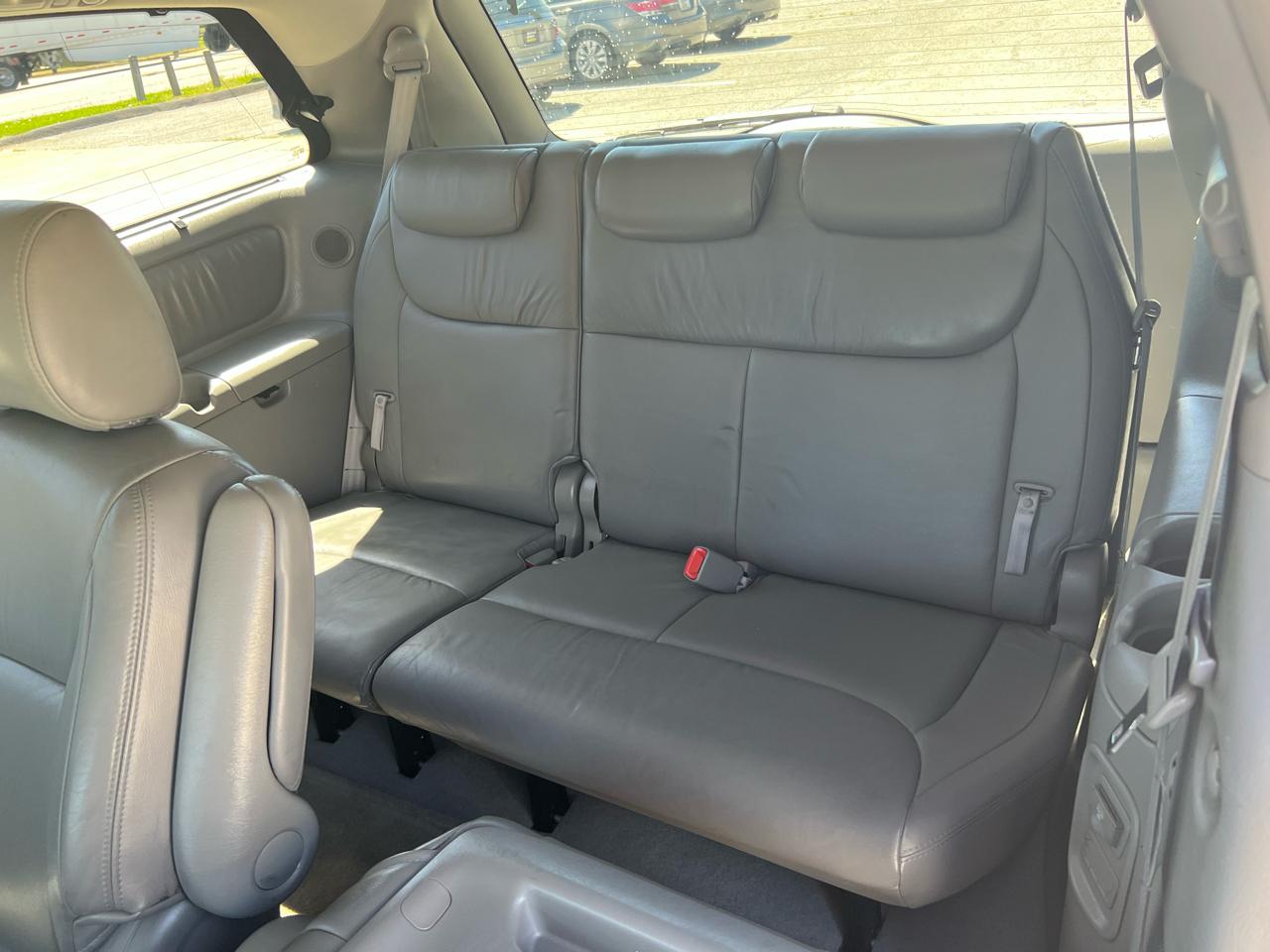 Toyota Sienna XLE 2004