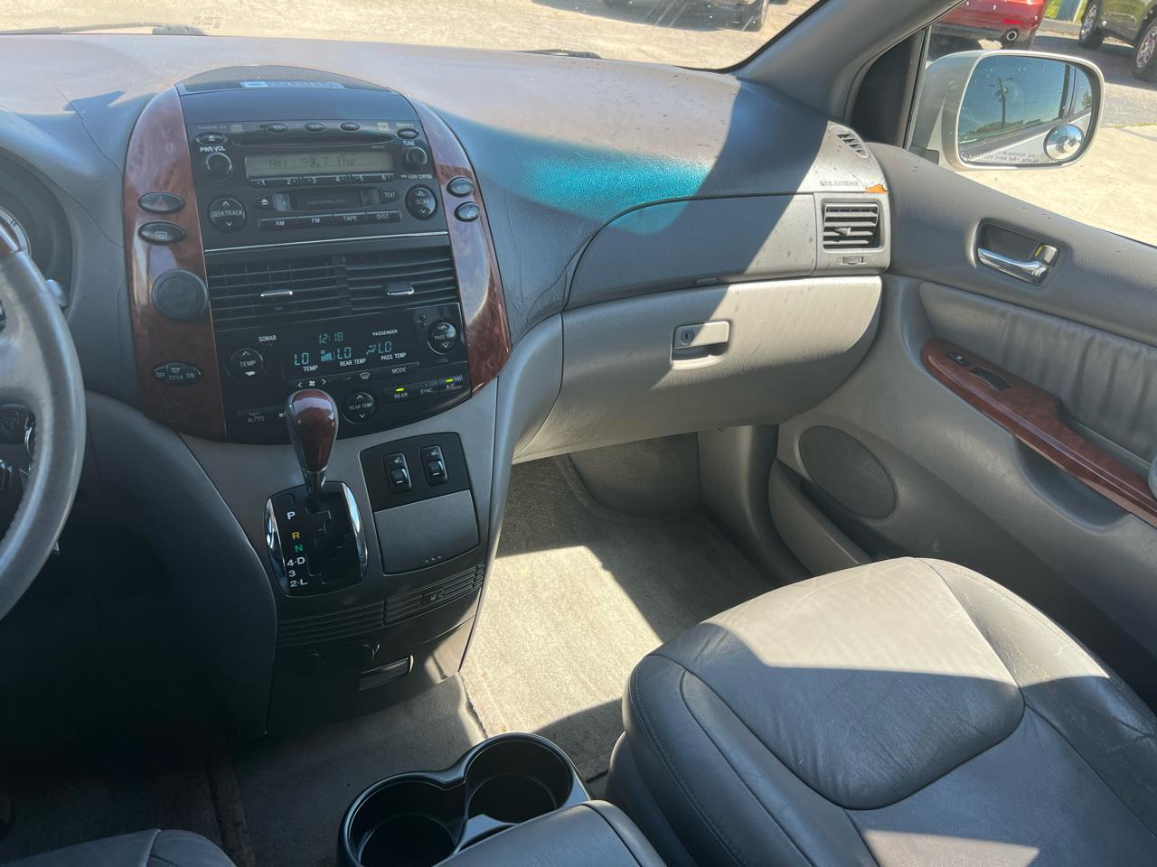 Toyota Sienna XLE 2004