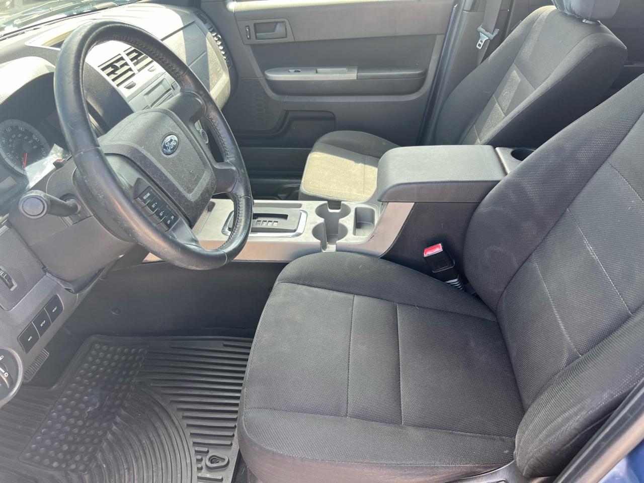 Ford Escape XLT FWD I4 2009