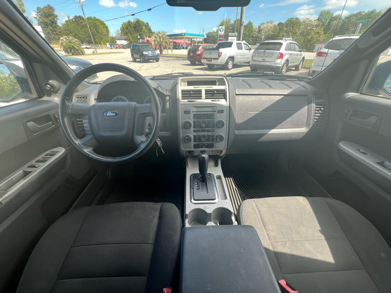 Ford Escape XLT FWD I4 2009