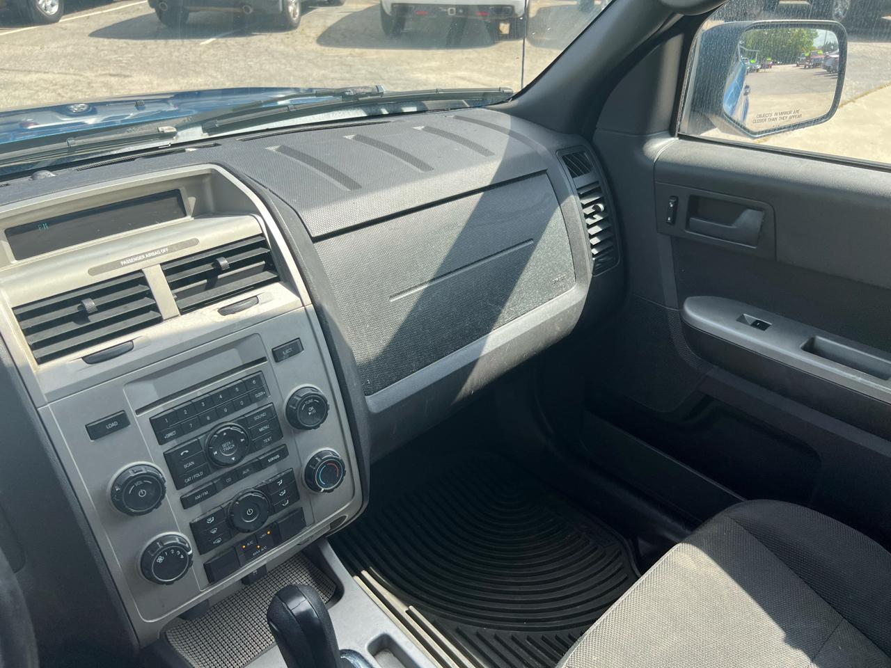 Ford Escape XLT FWD I4 2009