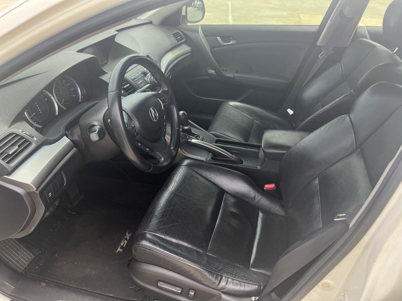 Acura TSX 5-Speed AT with Tech Package 2009