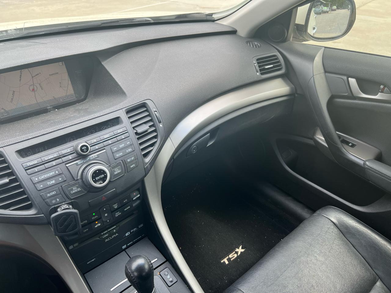 Acura TSX 5-Speed AT with Tech Package 2009