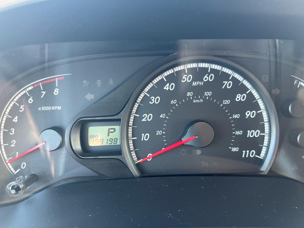 Toyota Sienna LE 8-Pass V6 2011