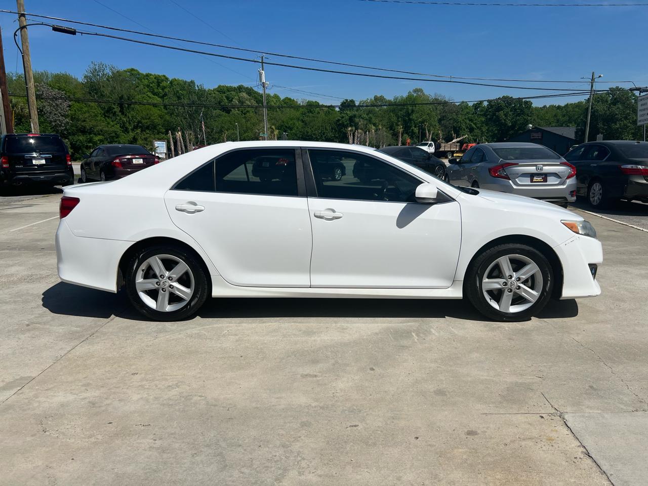 Toyota Camry SE 2012