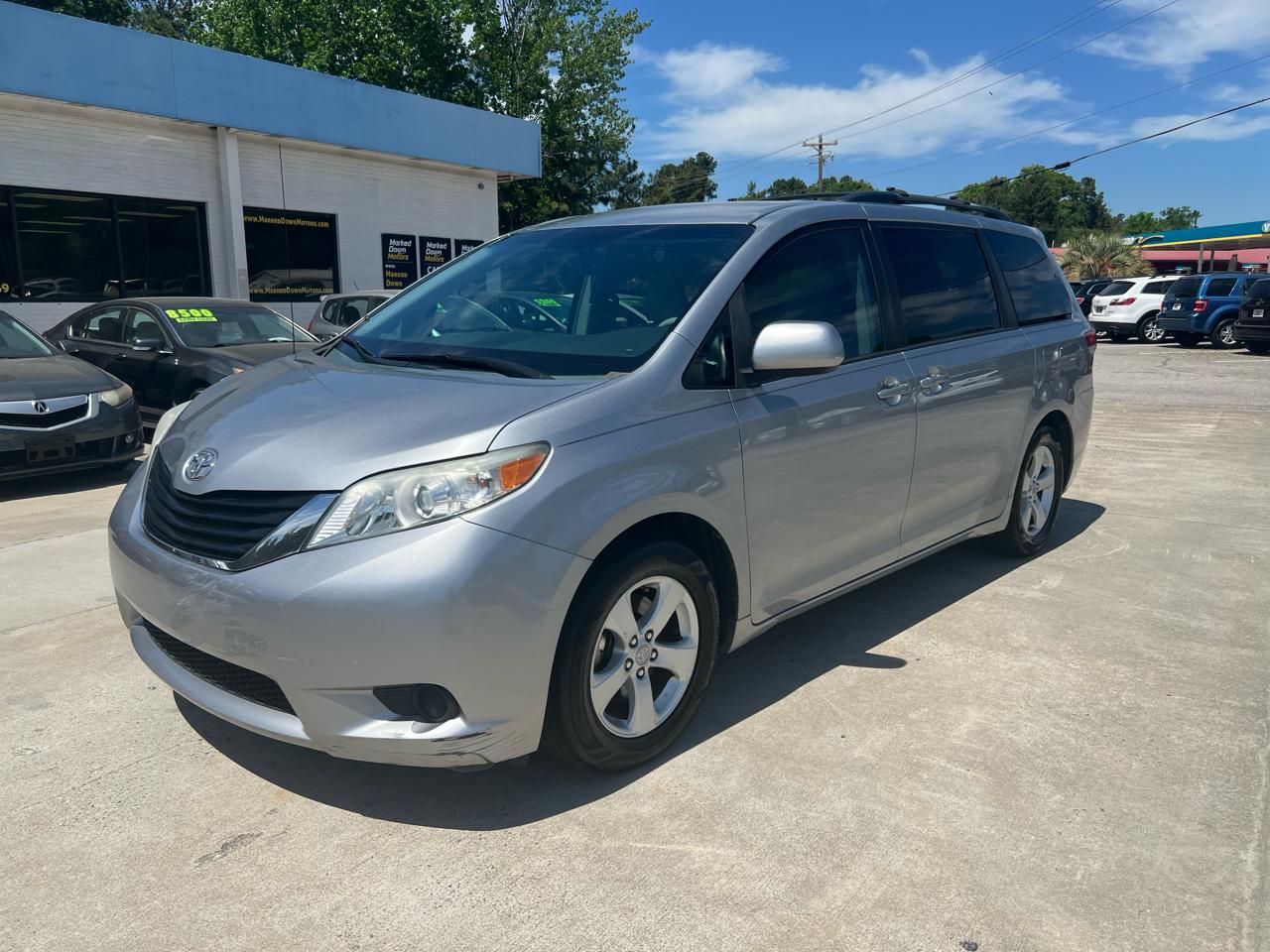 Toyota Sienna LE FWD 8-Passenger V6 2012