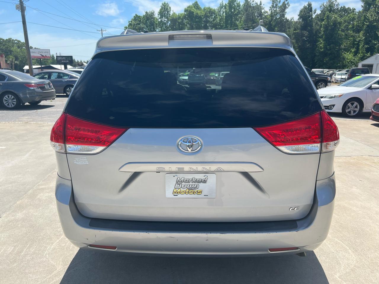 Toyota Sienna LE FWD 8-Passenger V6 2012