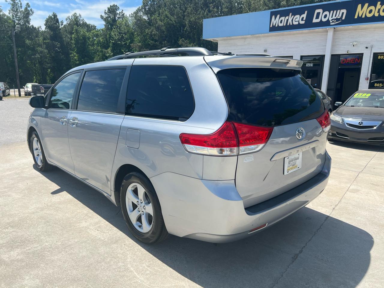 Toyota Sienna LE FWD 8-Passenger V6 2012