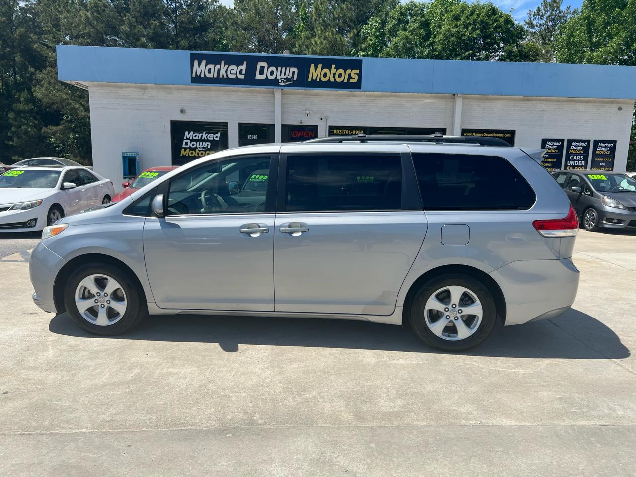 Toyota Sienna LE FWD 8-Passenger V6 2012