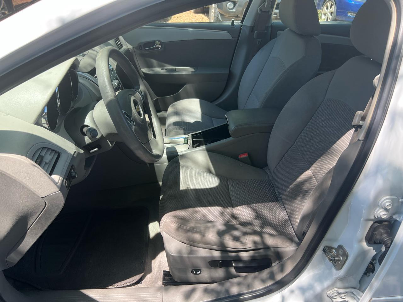 Chevrolet Malibu LS 2012