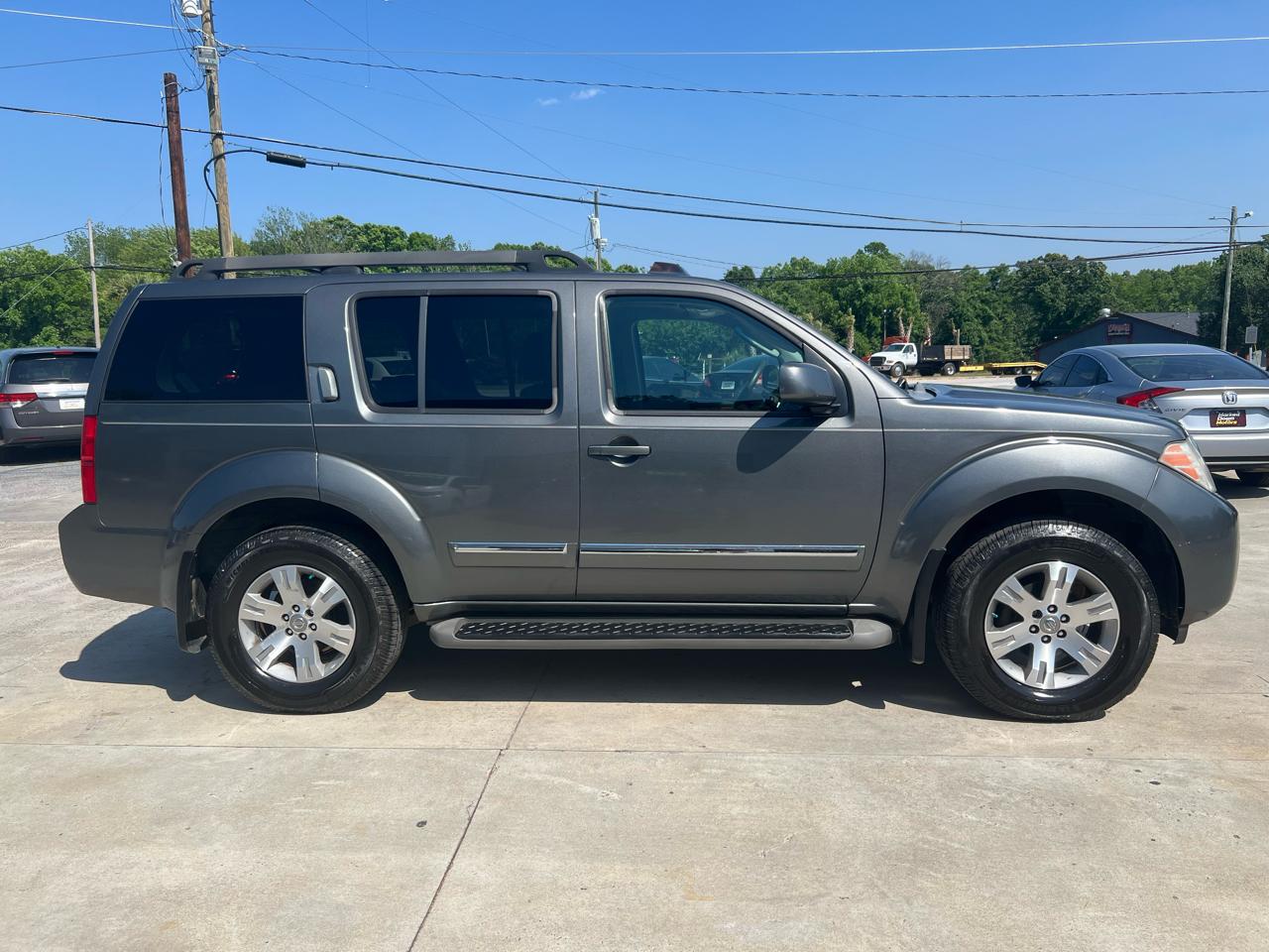 Nissan Pathfinder LE 4WD 2008