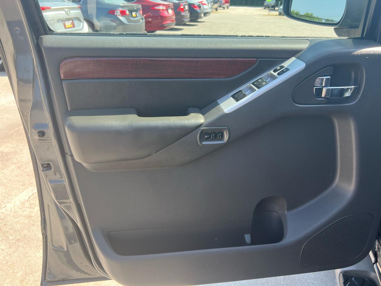 Nissan Pathfinder LE 4WD 2008