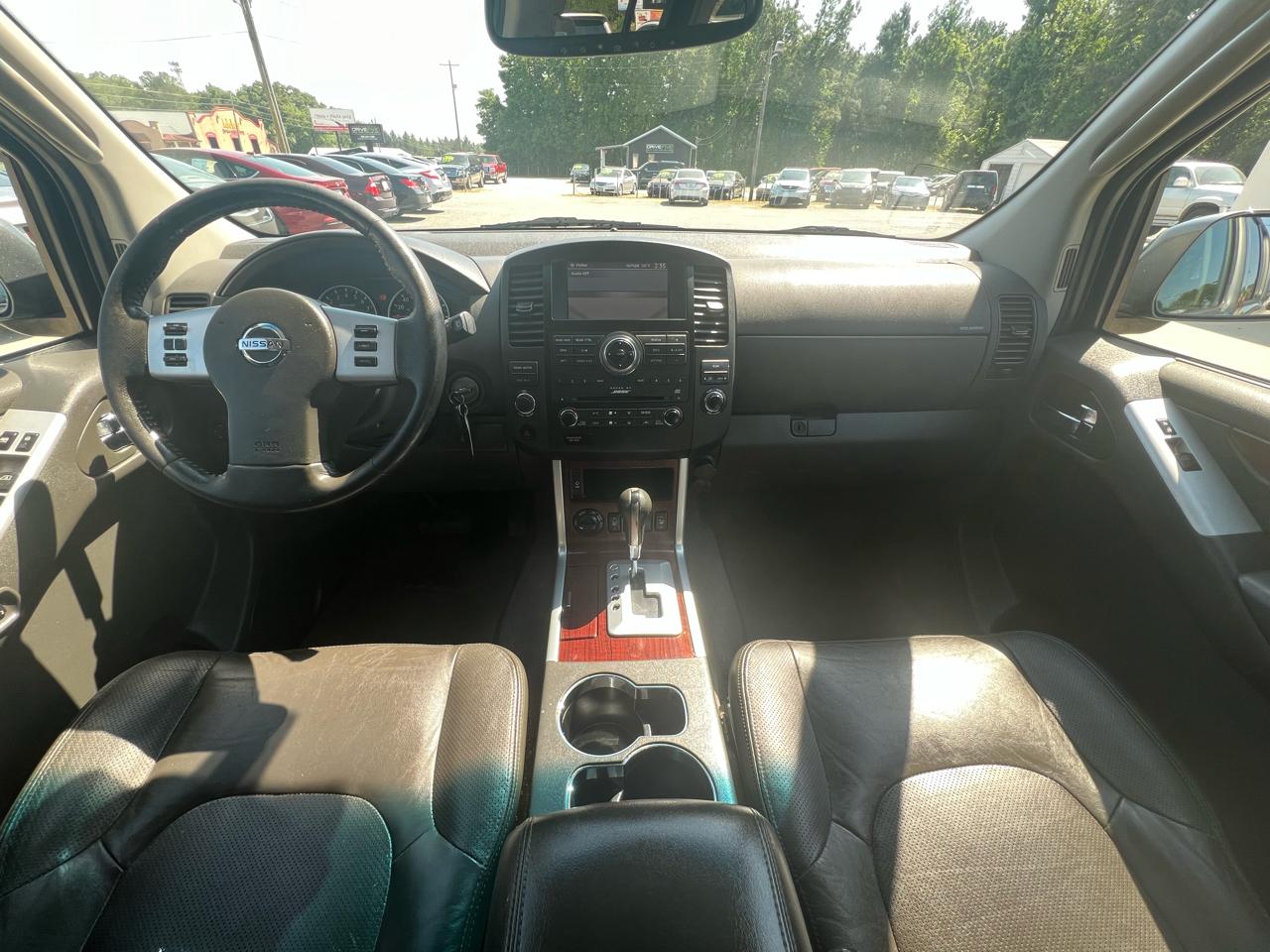 Nissan Pathfinder LE 4WD 2008