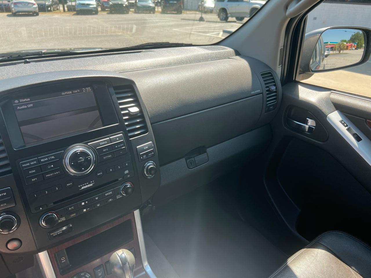 Nissan Pathfinder LE 4WD 2008