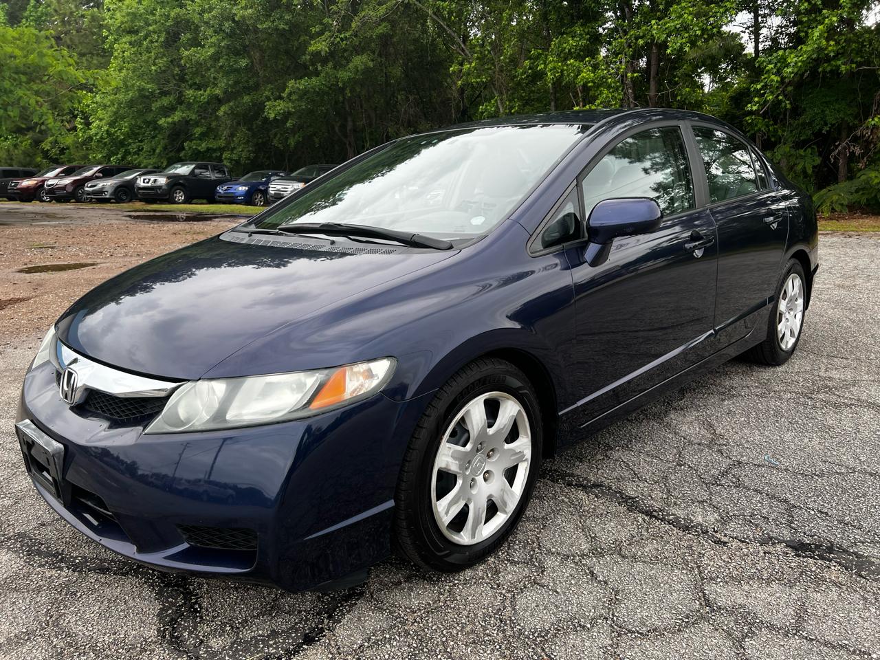 Honda Civic LX Sedan 5-Speed AT 2011