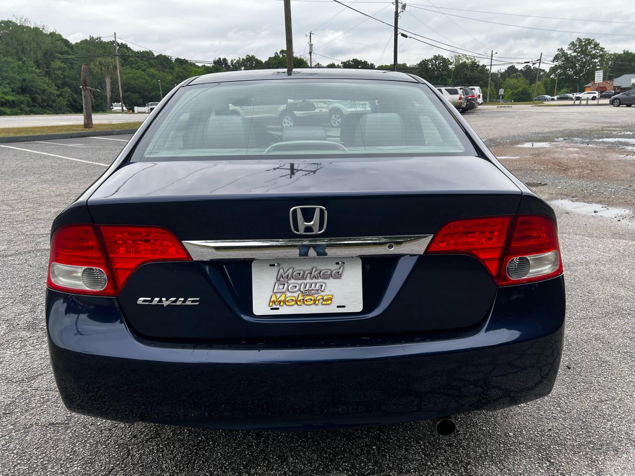 Honda Civic LX Sedan 5-Speed AT 2011