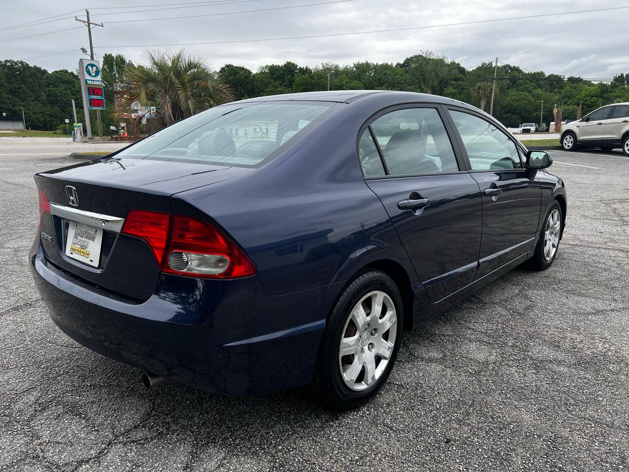 Honda Civic LX Sedan 5-Speed AT 2011