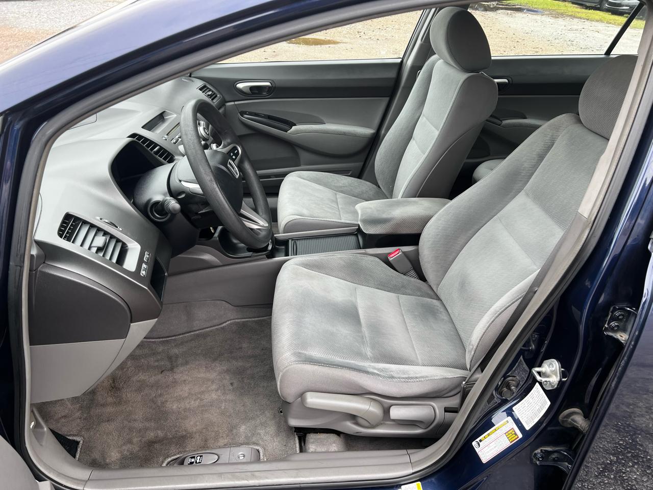 Honda Civic LX Sedan 5-Speed AT 2011