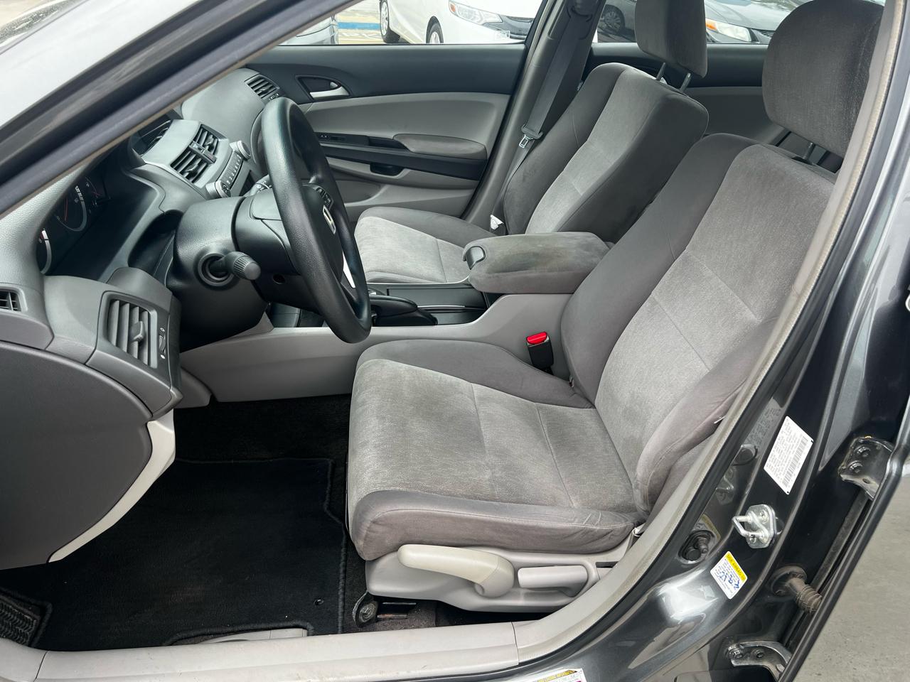Honda Accord LX sedan AT 2009
