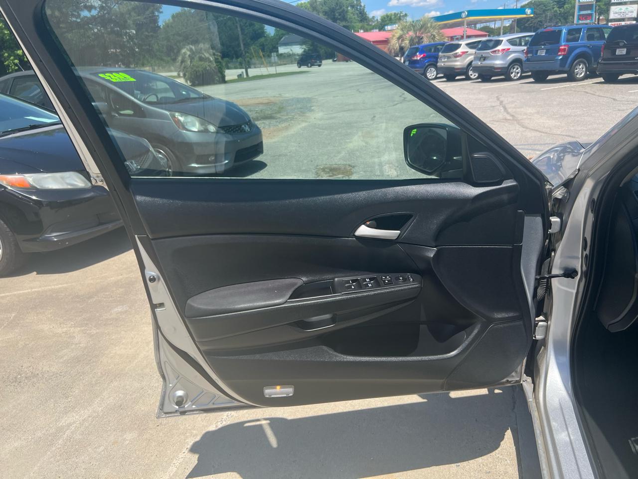 Honda Accord LX-P Sedan AT 2012