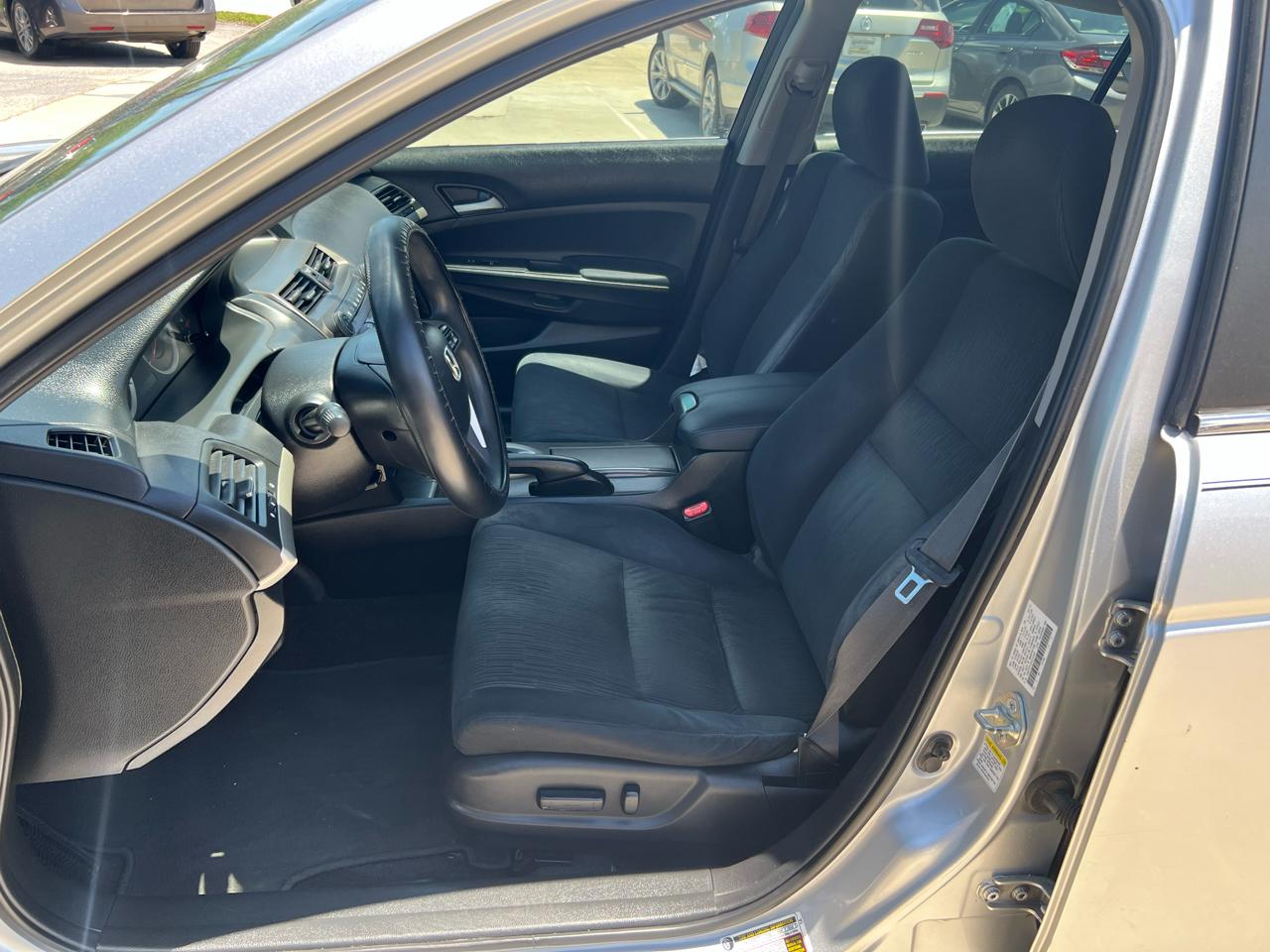 Honda Accord LX-P Sedan AT 2012