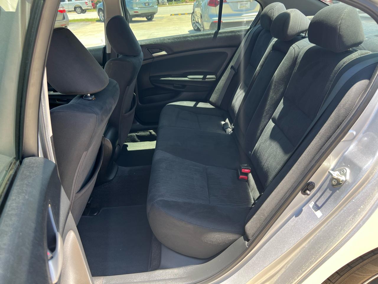 Honda Accord LX-P Sedan AT 2012