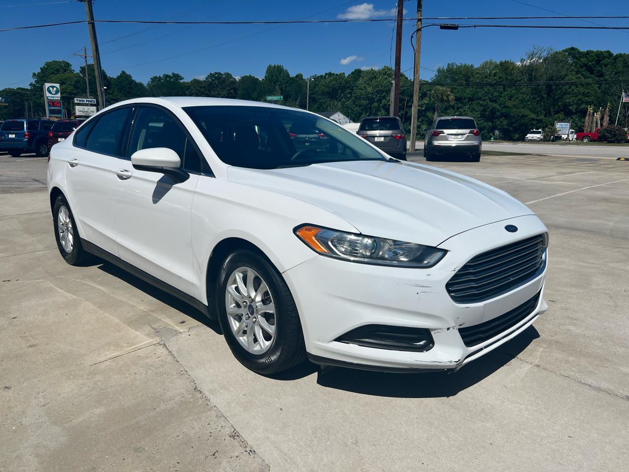Ford Fusion S 2016