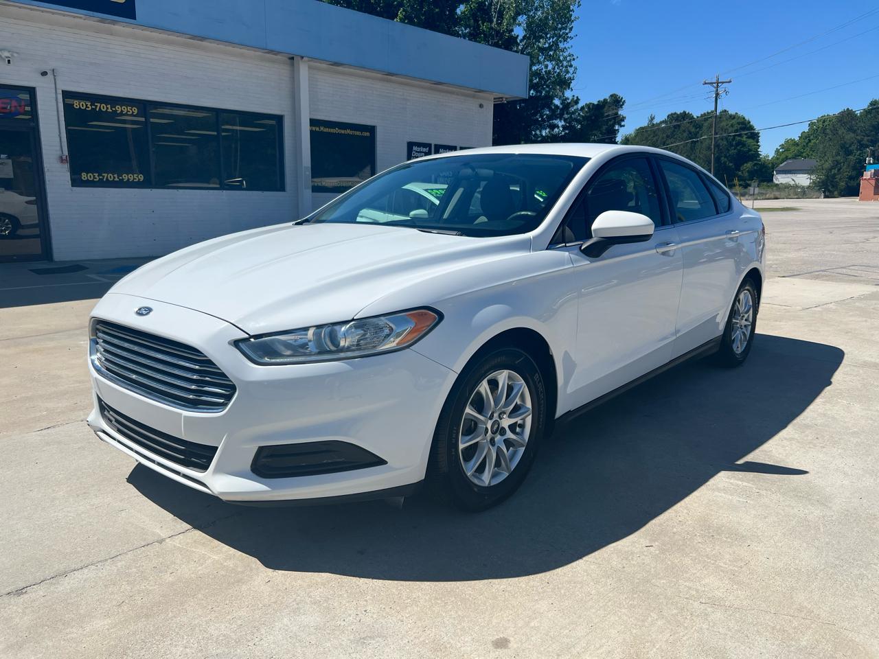 Ford Fusion S 2016