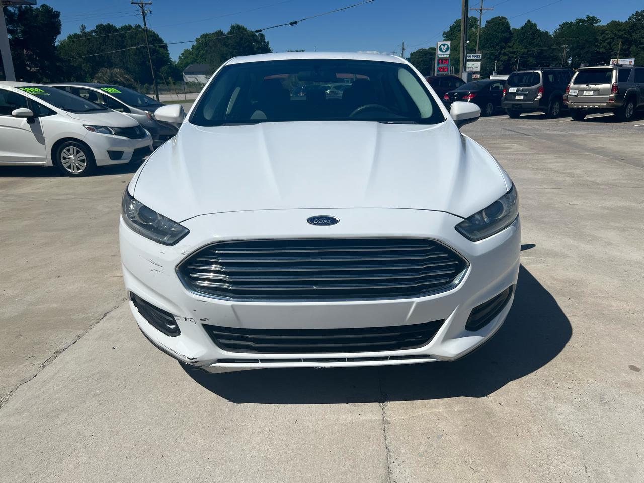 Ford Fusion S 2016