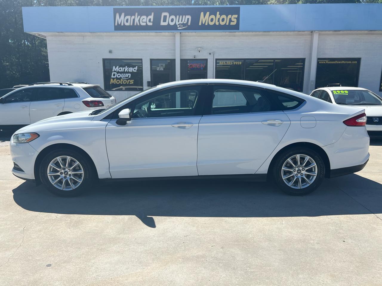 Ford Fusion S 2016