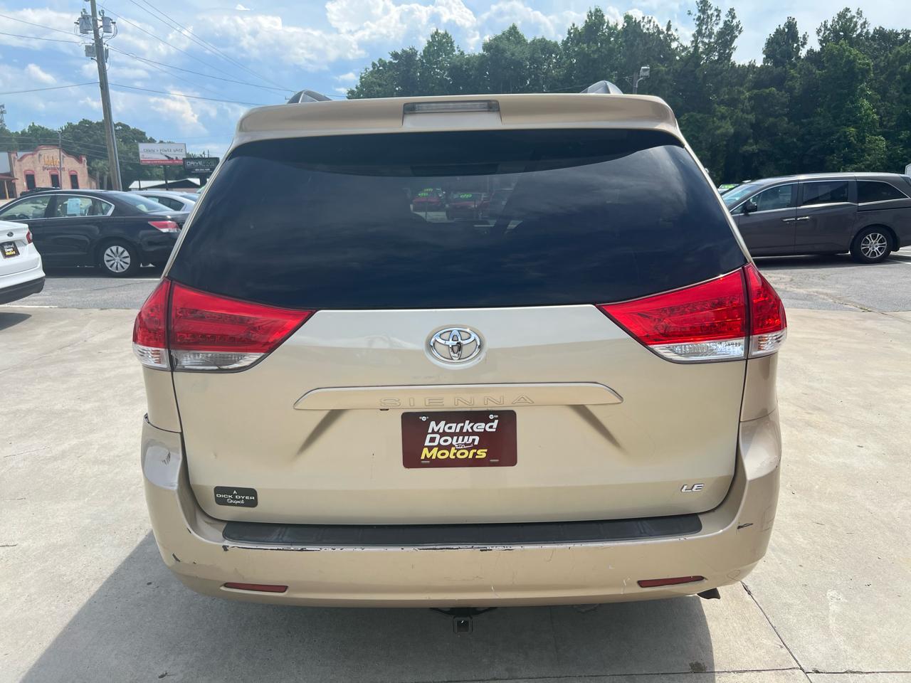 Toyota Sienna LE FWD 8-Passenger V6 2013