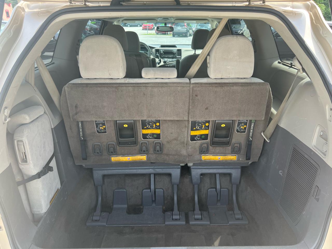 Toyota Sienna LE FWD 8-Passenger V6 2013