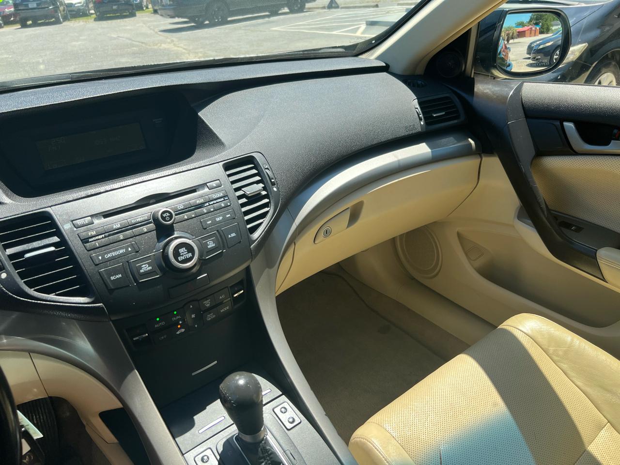 Acura TSX 5-Speed AT with Tech Package 2009