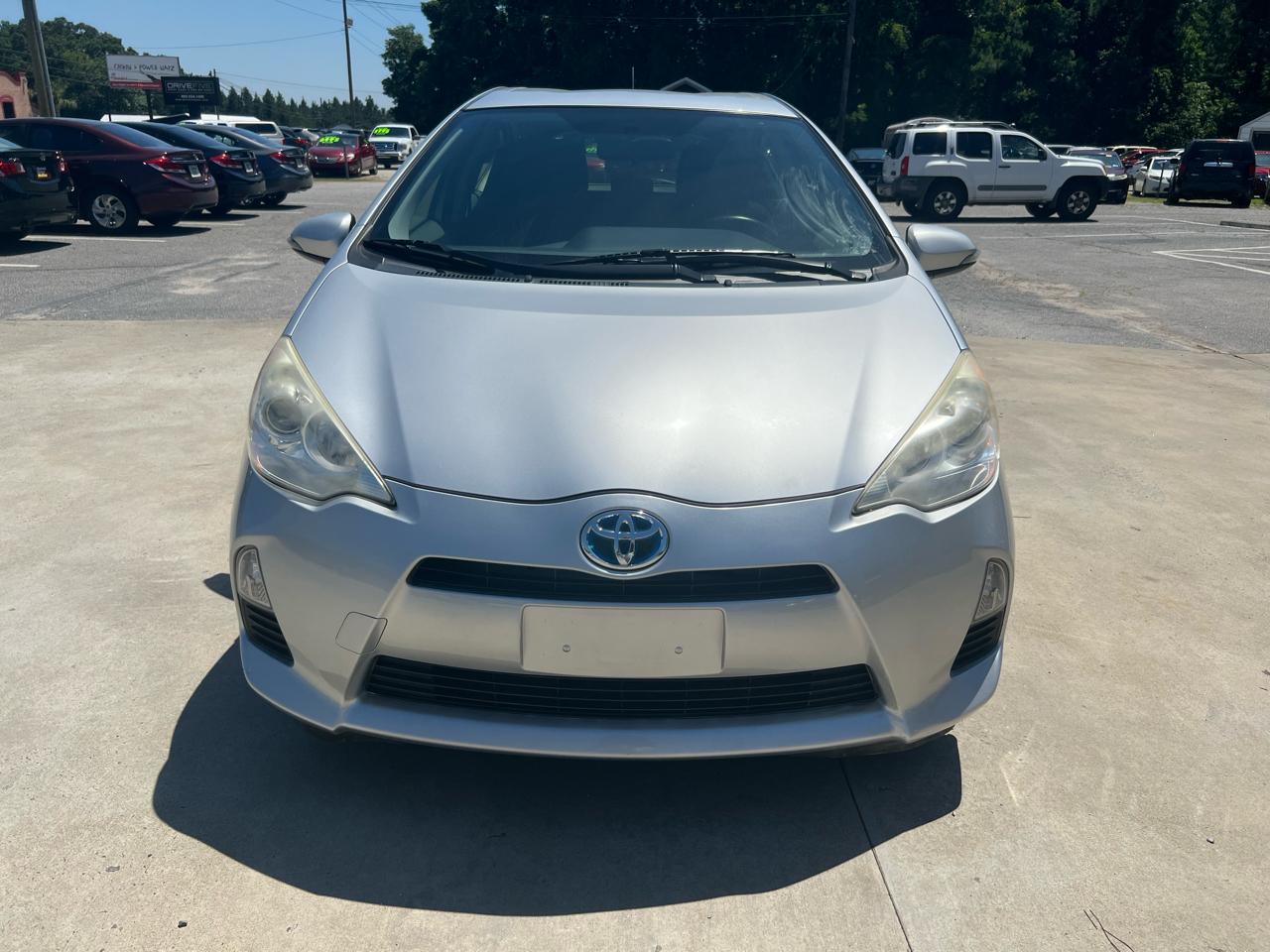 Toyota Prius c One 2013