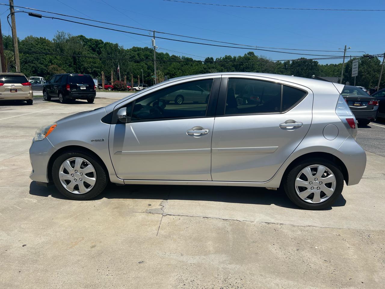 Toyota Prius c One 2013