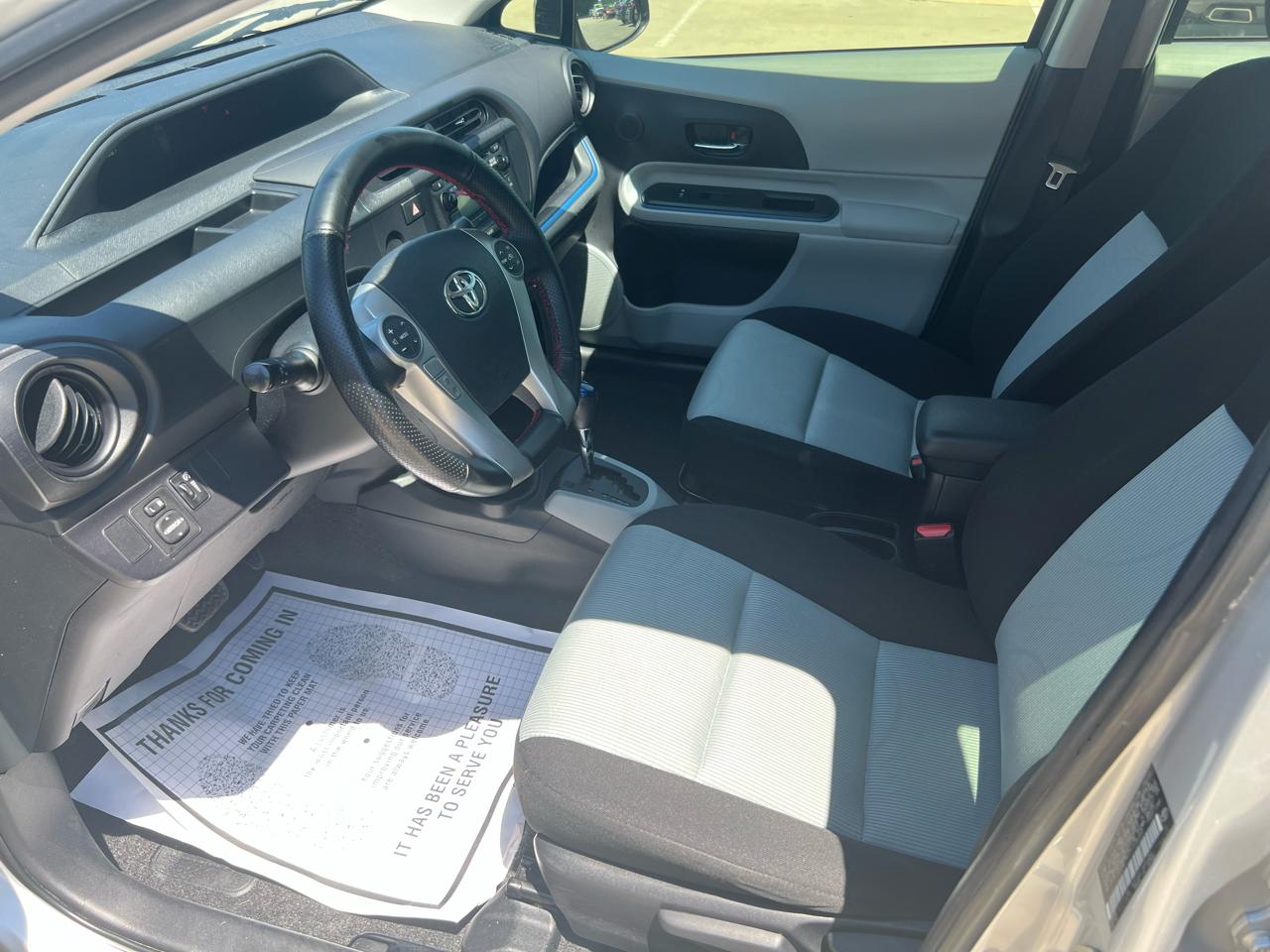 Toyota Prius c One 2013