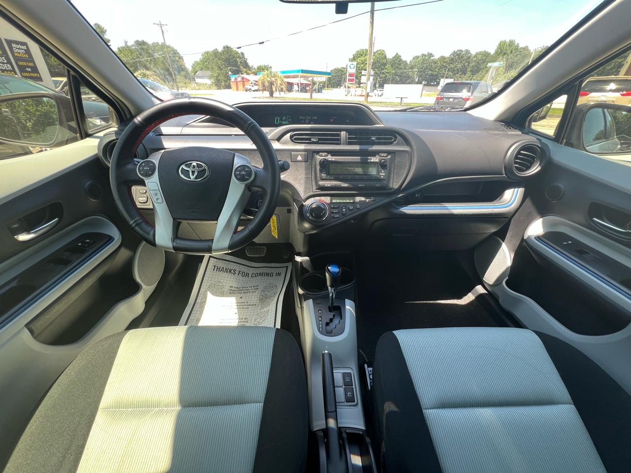 Toyota Prius c One 2013