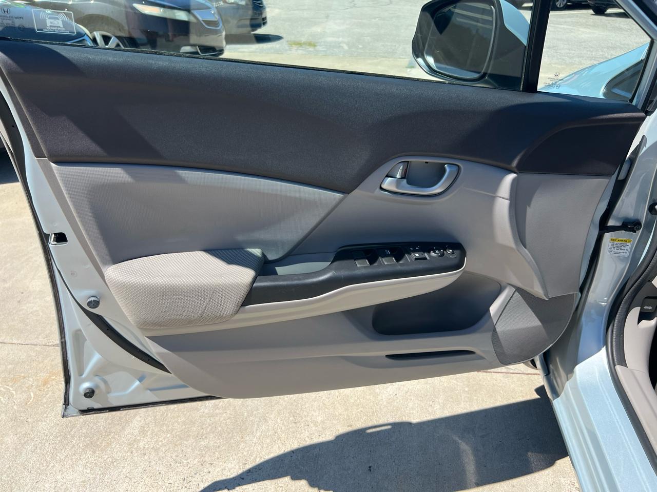 Honda Civic LX Sedan 5-Speed AT 2012